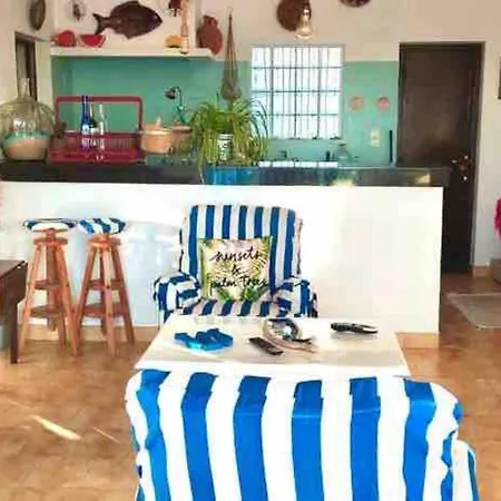 Beachfront House_praia Das Conchas Apartman